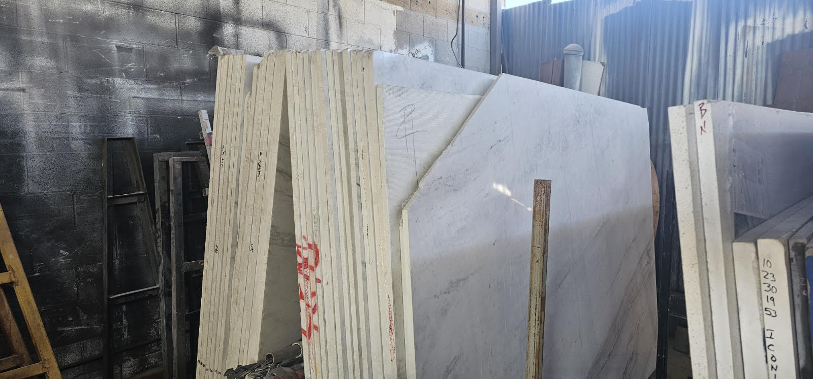 Calacatta White & Gray Marble Slabs