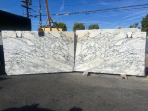 Arabascato Corchhia Arabascato Corchhia – Classic white marble with intricate gray veining and swirling patterns; ideal for statement countertops.