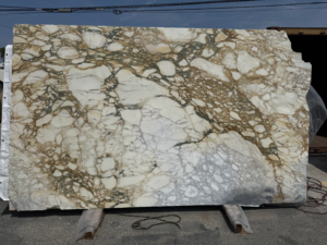 Calacatta Monet Antico Calacatta Monet Antico – Artistic marble with flowing gray and violet tones; elegant and full of natural character.